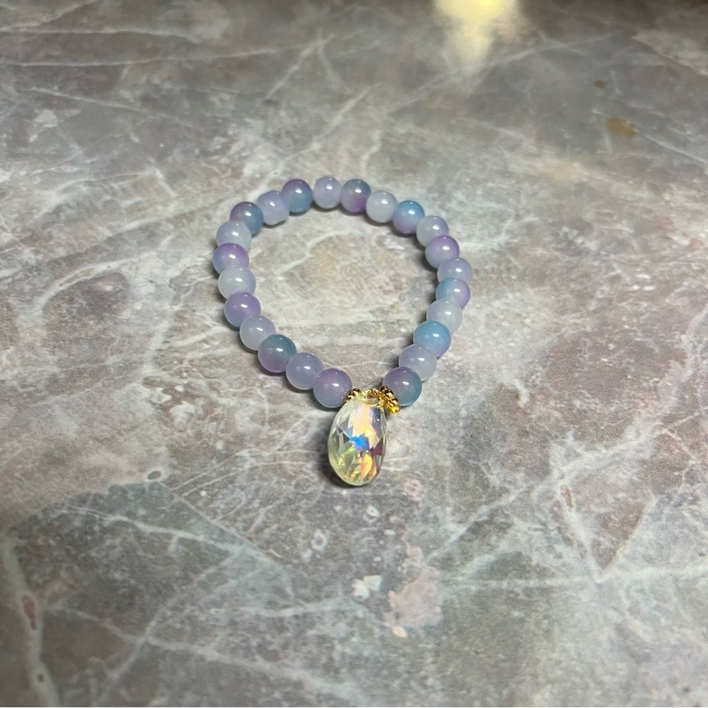Handmade Beaded Teardrop Crystal Stretch Bracelet - Picture 2 of 2